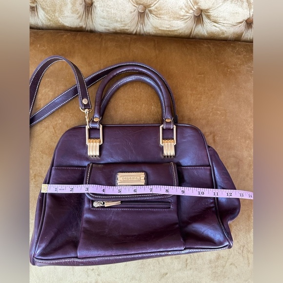 Classic Red/Burgundy Capezio Leather Bag/Purse with Shoulder Crossbody Strap - Picture 2 of 10